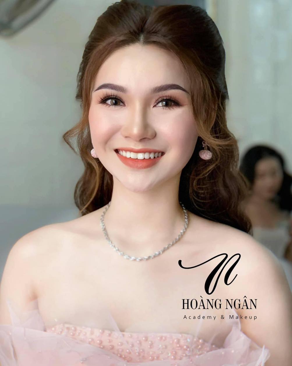 Top 7 tiệm trang điểm cô dâu đẹp nhất tại Cần Thơ -  Hoàng Ngân Make-Up Store