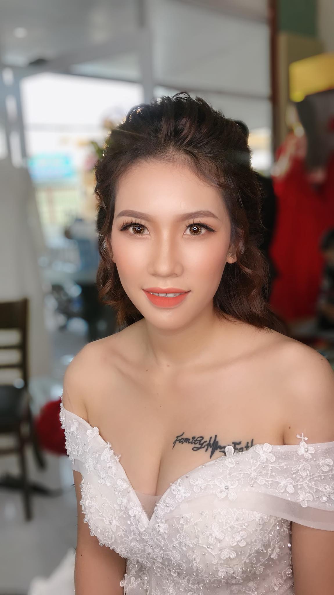 Top 7 tiệm trang điểm cô dâu đẹp nhất tại Phú Quốc -  Tú Tina Make Up (Studio Wedding Win)